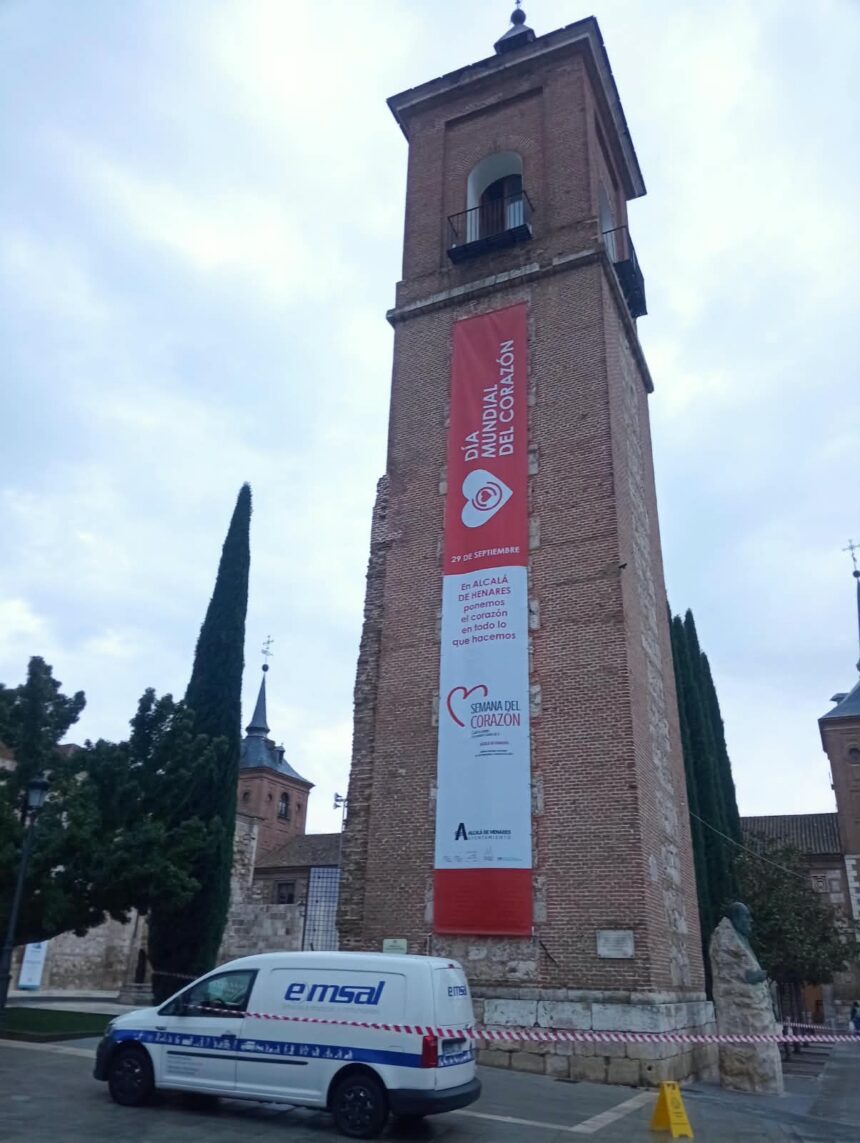 Emsal inicia trabajos de limpieza en altura en edificios municipales de Alcalá de Henares Emsal inicia trabajos de limpieza en altura en edificios municipales de Alcalá de Henares